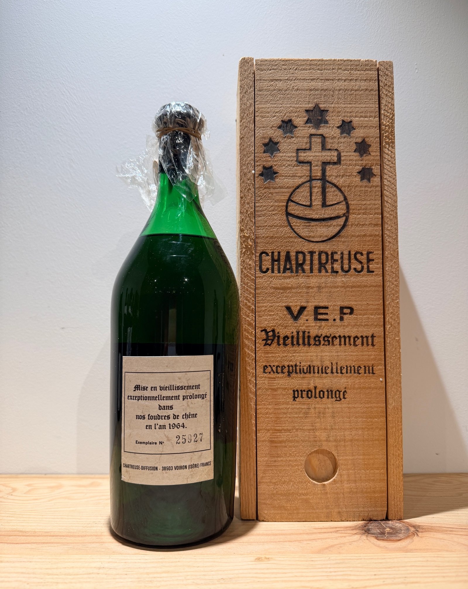 Chartreuse VEP Verte Voiron 1964 Caisse Bois – Image 2